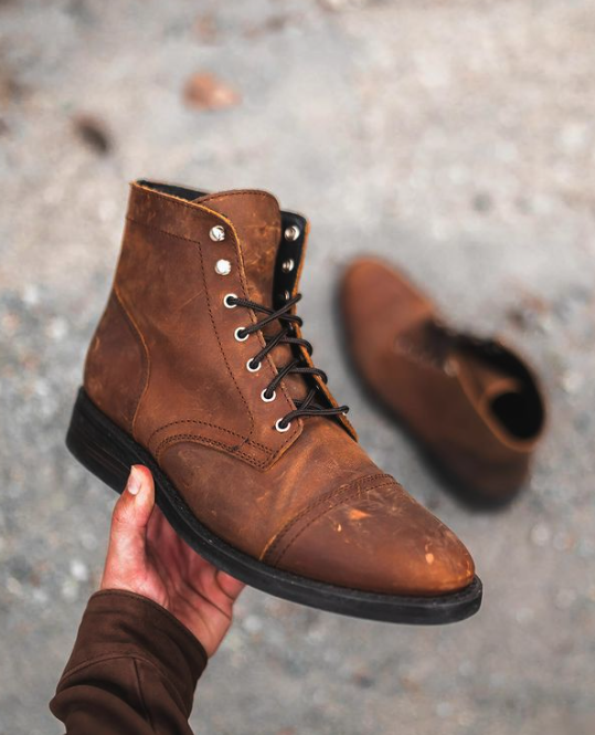 ThursdayBootCo's tweet image. Main ‘Character’ 🤓.
📸 @bradflowerss @samwalcott23
#ThursdayBoots
#Patina
#RuggedStyle #SpringEssentials
