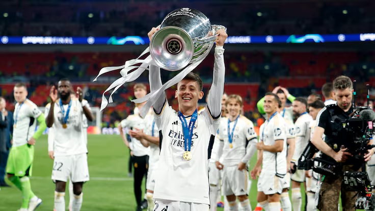 MouayedKor57308's tweet photo. Güler goes gold

The Turkish player doubles his market value in two dazzling months in which his valuation has risen from 15 to 30 million euros, according to 'Transfermarkt'.

#RealMadrid https://t.co/abIvfsZk64