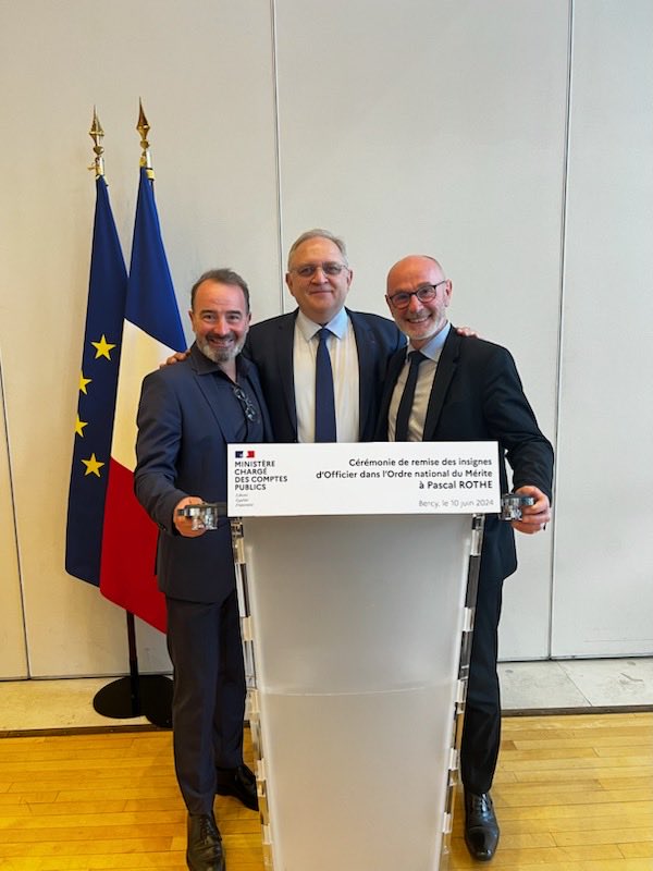 Today evening, real pleasure to come back to Bercy for being between two friends : honoured ⁦<a href="/PascalRothe/">Pascal Rothe</a>⁩ and ⁦<a href="/FabriceBonnot/">Fabrice Bonnot</a>⁩.