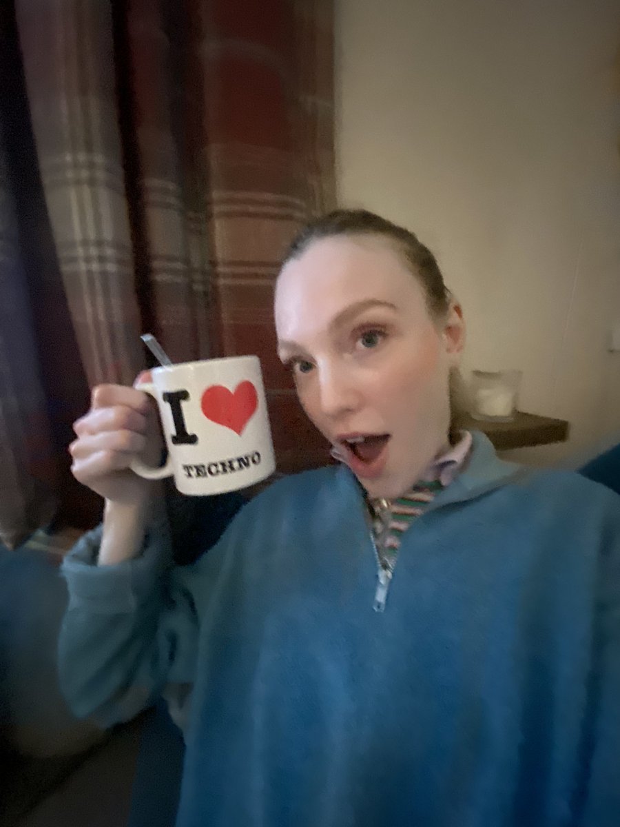 elelel.io tweet media