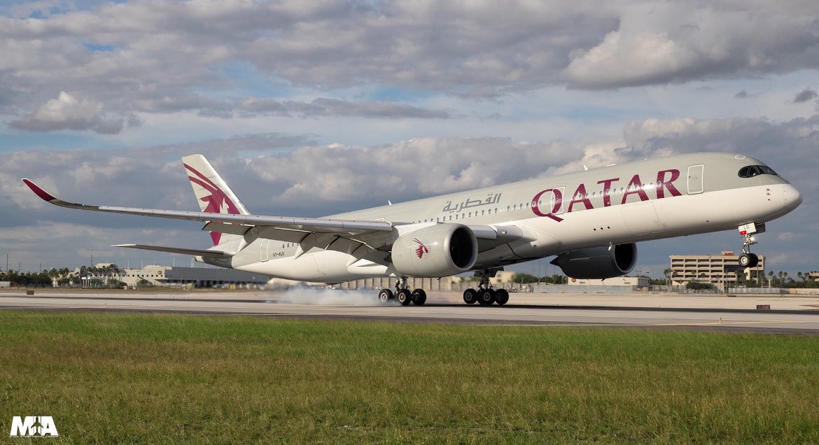 Gate7aviation's tweet photo. Qatar Airways et lβaeroport de Miami celebrent les 10 ans de la ligne Doha Miami par #QatarAirways #MiamiTogether πΆπ¦πΊπΈ https://t.co/vDz2Au7LIH