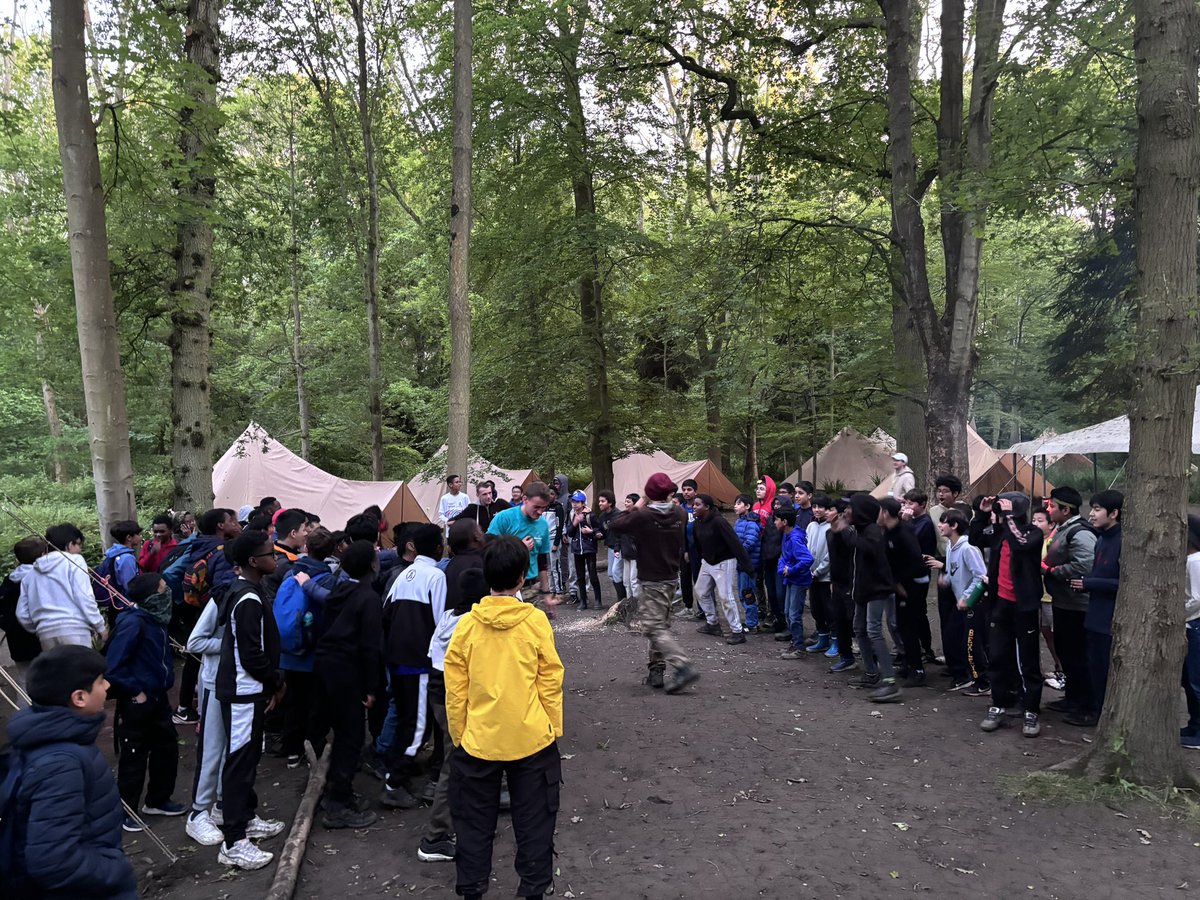 MissECollierDGS's tweet photo. Evening entertainment here in the woods!  🌲 🎵 @DartfordGS #DGSCreativity #bushcraft https://t.co/W2RoSel629