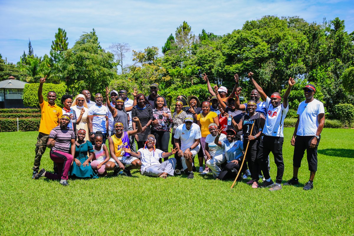 ASOU_Official's tweet image. Building strong teams thru; teamwork, strategic planning, problem solving, effective communication, conflict resolution, &amp;amp; cerebrating the wins &amp;amp; lows together. We are stronger together! #ASOUunited #ASOUfunday #Toolsdown #Reset