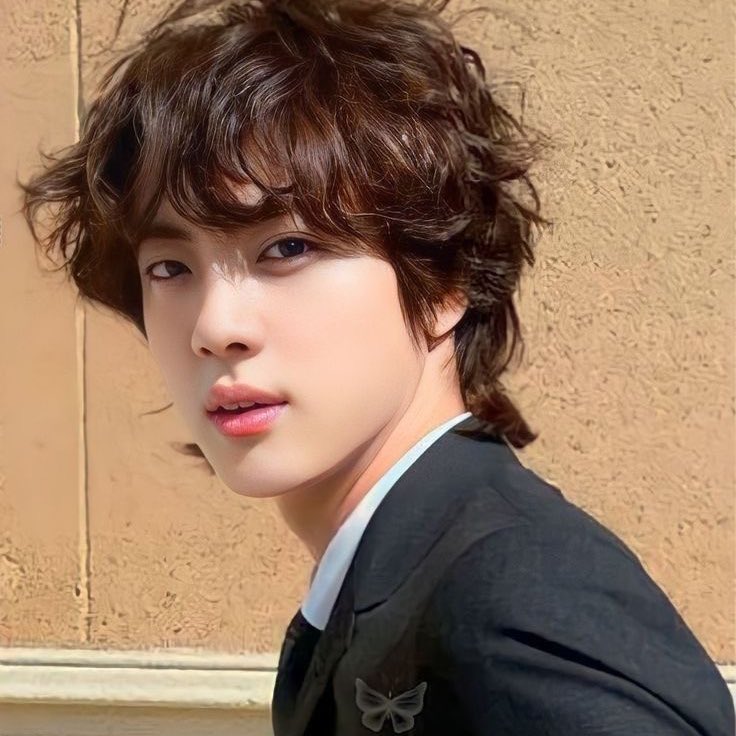 jnfication's tweet photo. — Una agencia de noticias surcoreana ha destacado la baja de #JIN del ejército como uno de los eventos más importantes de la semana en el país.

RETURN OF OUR PRIDE JIN
#TheAstronautReturns_D1
#TheReturnOfTheAstronaut https://t.co/gsAVwI5LiO