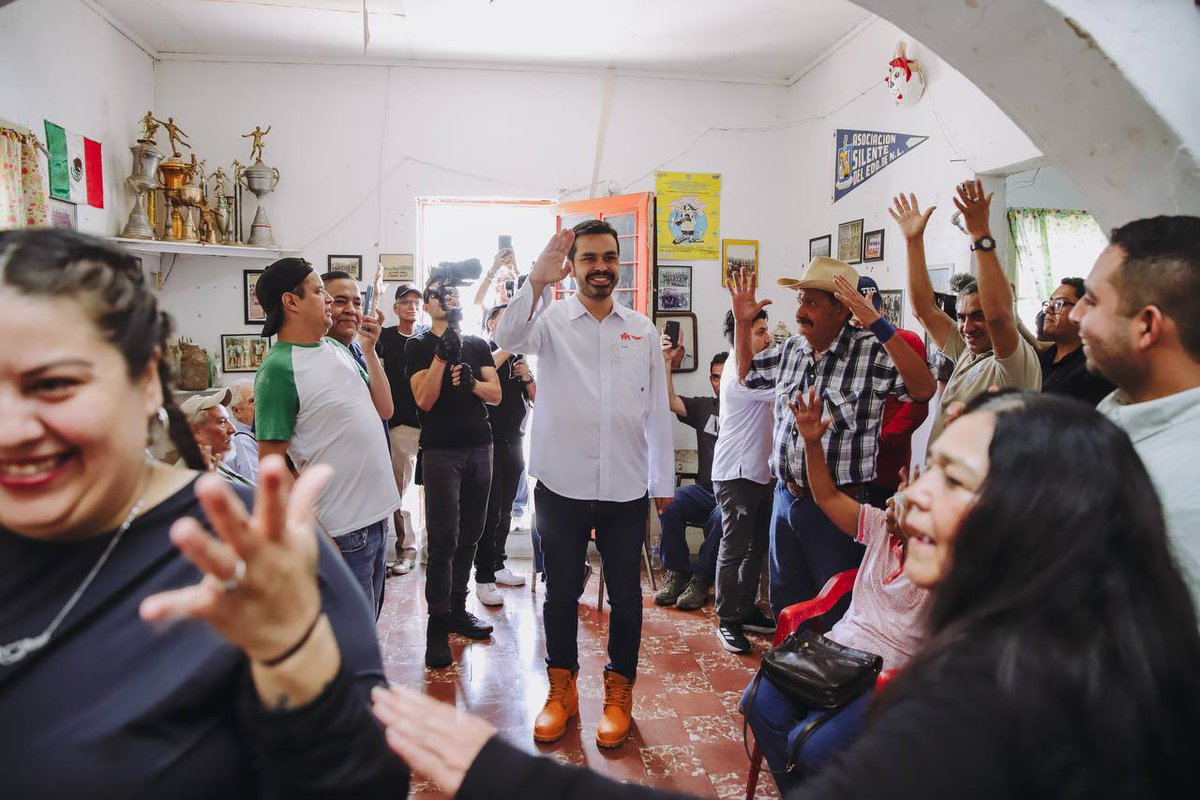 En el Día Nacional de la Lengua de Señas Mexicana, agradezco a toda la comunidad sorda por su cariño 🤟🏾. 
 
Seguiremos luchando por sus derechos y la inclusión de todas y todos 🫶🏽.