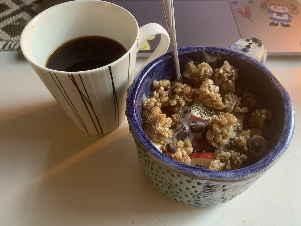 claviclae's tweet photo. breakfast, lunch and snack !! 𓇼 https://t.co/3LHGzJMgzs