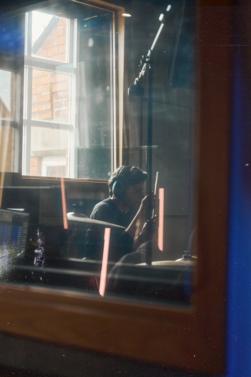JLMedia_UK's tweet photo. An unbelievable first day of recording in the studio with @earcandytunes. Truly beautiful to watch the process happen in front of my eyes with the new music they're working on. https://t.co/ts2YBGpN41