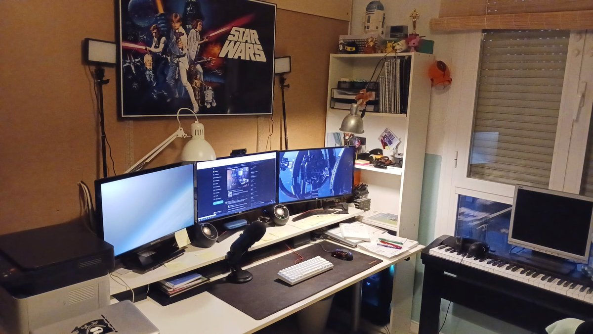 martin_gijon's tweet image. #indiedevworkspacechallenge

Here is mine!  Not the fanciest but it is functional.