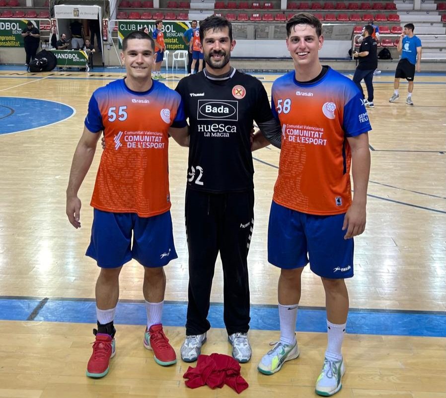 🏆🤾‍♂️ Este fin de semana se disputaba en Benicarló el amistoso del torneo Abierto del Mediterraneo 2024.

Un amistoso que se saldó con la victoria de los valencianos con un resultado 37–35.

bmhuesca.com/2024/06/10/dan…

#SelecciónCatalana #SelecciónValenciana #Amistoso