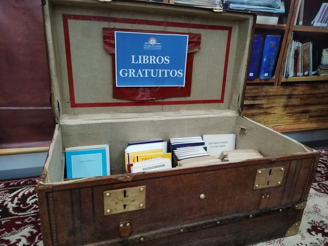 radio_pichincha's tweet photo. 🔴 #Atención || En el stand 82 de la Feria Internacional del Libro de Quito 2024, de la biblioteca Aurelio Espinoza Pólit, obsequian ediciones históricas. ¡Ven y compruébalo! 📚 https://t.co/BYOfvTv8IU