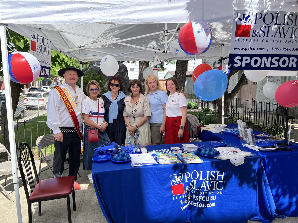 PolishSlavicFCU's tweet photo. We were so happy to participate this past Sunday at three festivals!! Polish Heritage Festival in East Brunswick, NJ. Polish Heritage Festival in Long Island, NY. Polish Cultural Festival in Maspeth, NY. See more on our PSFCU Facebook and Instagram!
#PSFCU
#festivals
#picnics https://t.co/gdFGZa4E4g