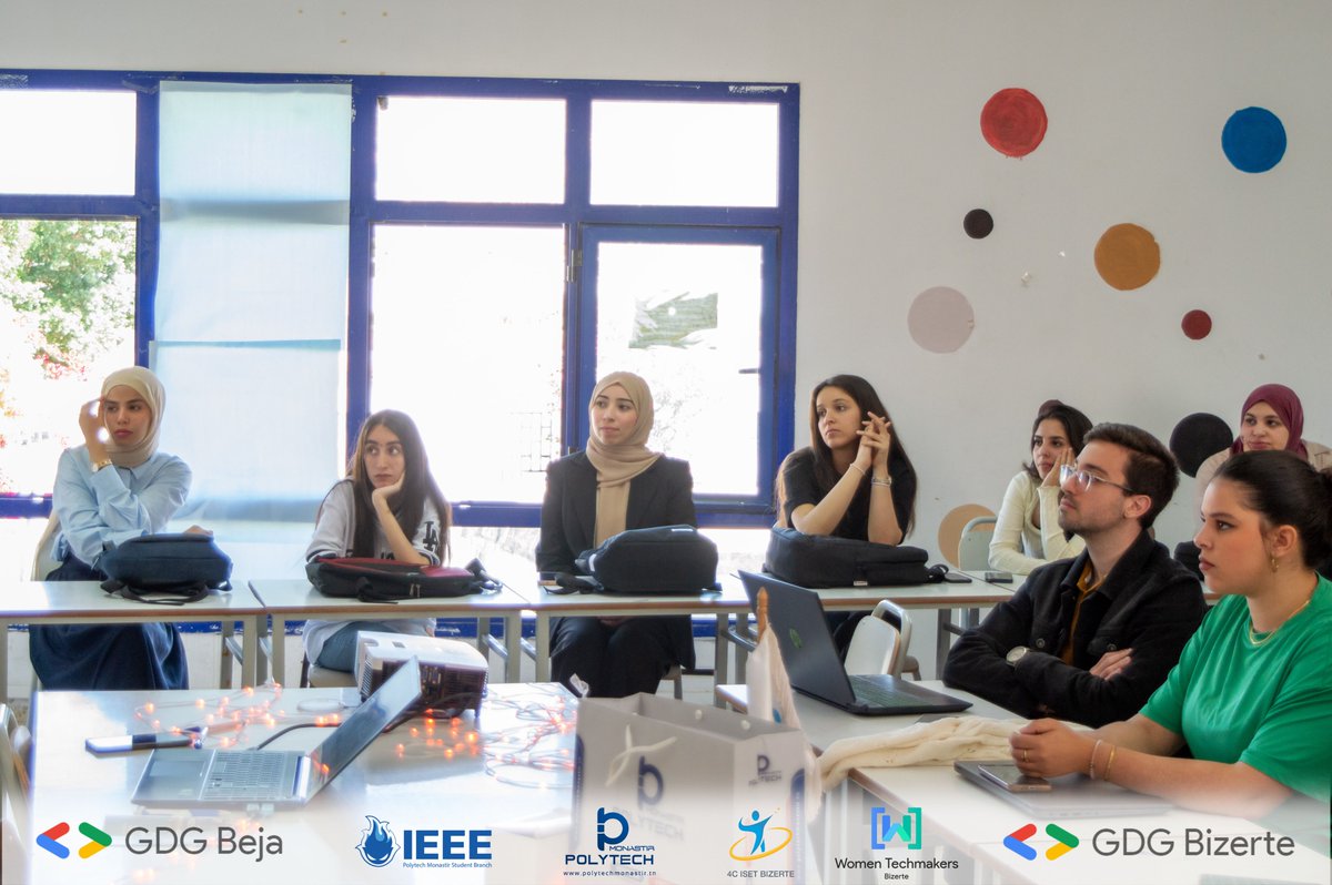 🌟 Experience the energy of our Gemini workshop: Mezzi Houssem guiding enthusiasts through AI's evolving landscape. Every interaction sparks new insights! #GeminiWorkshop #TechJourney #BuildWithAI