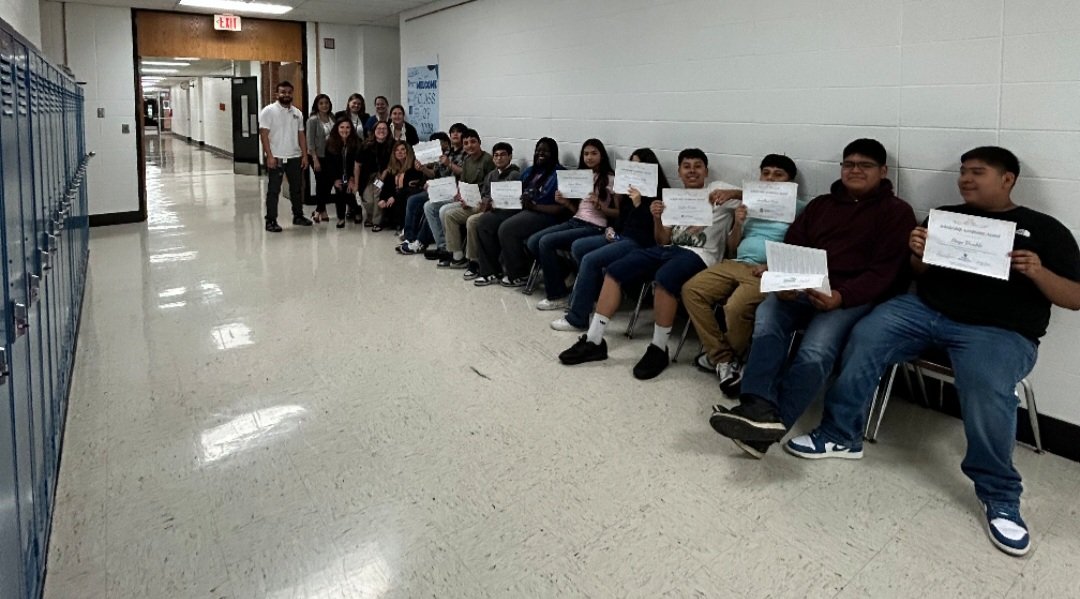 LMSMrZunigaLIA's tweet photo. Our very first college simulation for @WeGoD33 @latinosinacti0n 8th graders was a success! LIA students had mock scholarship interviews to prepare them for their future! Thank you everyone who made this happen!
#LIA #famiLIA #WeGo #d33orgullo #igniteLMS⚡️ https://t.co/RMkrJdbpB2