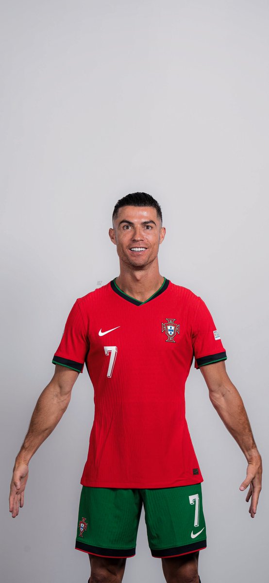 IBZBLUE's tweet photo. ⁴ᵏ Cristiano Ronaldo 🇵🇹🐐✨ https://t.co/1HWev2h4tQ