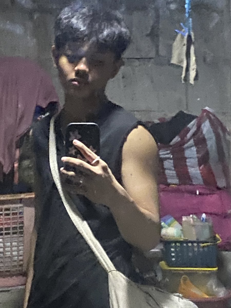 st1nkyyyyyy's tweet photo. ang kwartong never na luminis letche https://t.co/SBnDZVdnM7