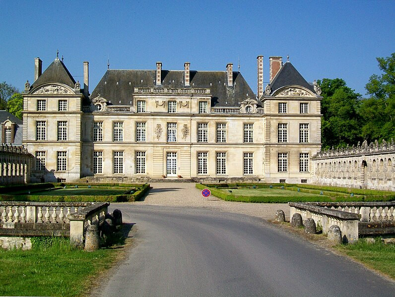 MonumentumFr's tweet photo. Château à #Raray (#Oise) Construction XVIe siècle, XVIIe siècle. Les quatre façades et les toitures ; les murs et balustrades entourant la cour d'honneur et la porte rouge donnant sur la forêt : classement par ...
Suite 👉 https://t.co/F1jDatiJXl
#Patrimoine #MonumentHistorique https://t.co/9cmHY16AZN