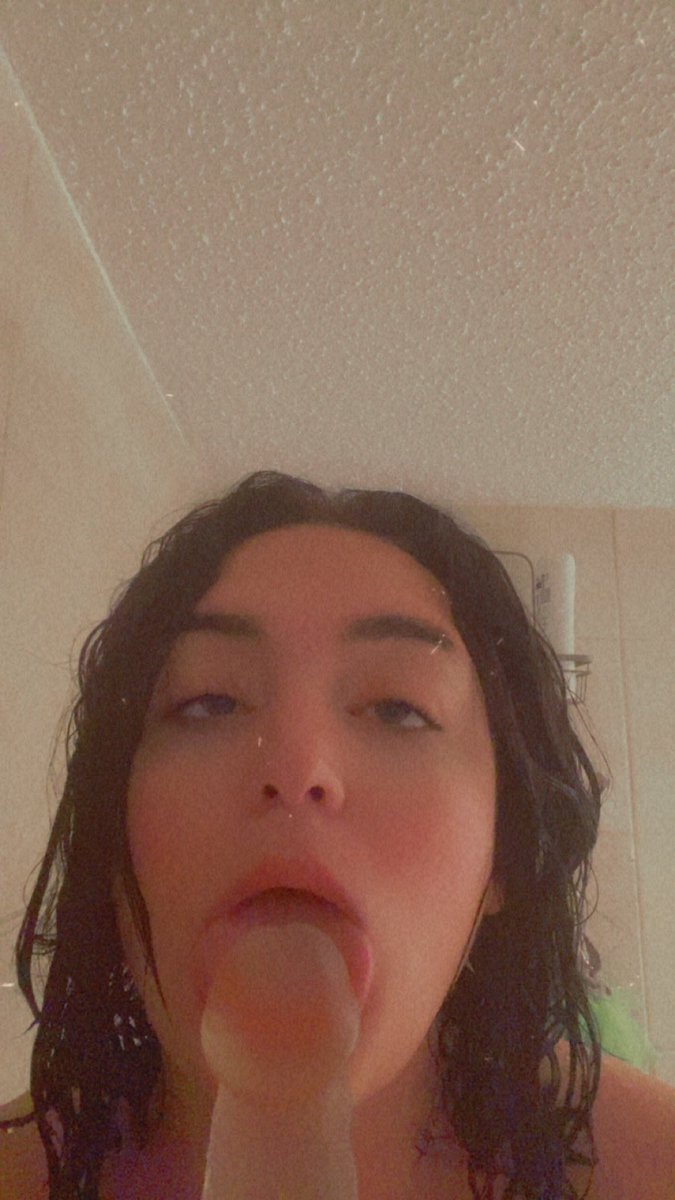 sinful_kittenn's tweet photo. 💦New shower POV freshly dropped 💦

Only fans: 

https://t.co/PcmUERXpQ7

#pov #showerkink #blowjob #messyhead #horny #showerfun #kinky #fetish #spoilme #throatgoat #deepthroat https://t.co/dKB1anbreN
