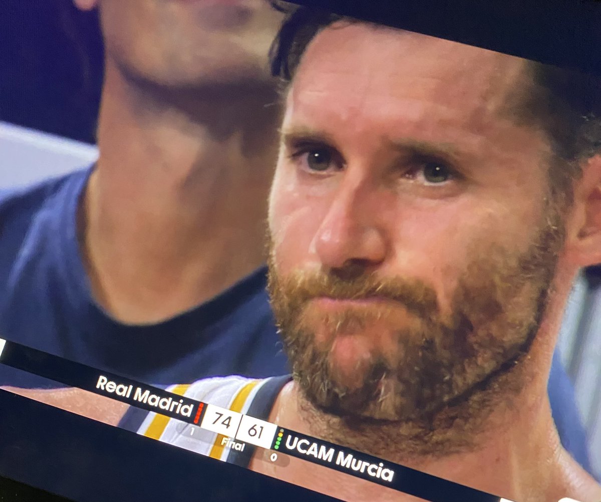 AdriRM33's tweet photo. Las lágrimas de una leyenda que lo ha dado todo desde el primer día que se puso la camiseta del Real Madrid hasta el último día, contigo empezó todo.

Uno de los nuestros de por vida, GRACIAS @rudy5fernandez ♥️ https://t.co/jesn3zjKAg