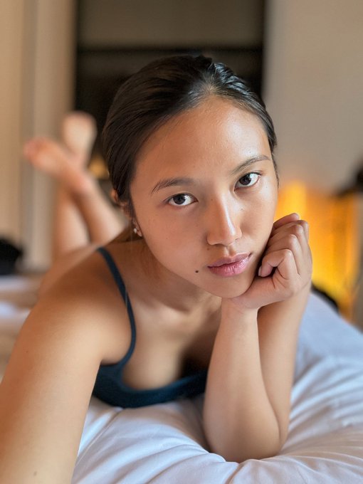 Wanna (sex)chat? 😜💬 https://t.co/890Ehj4EoM https://t.co/GCaQ6dItfe