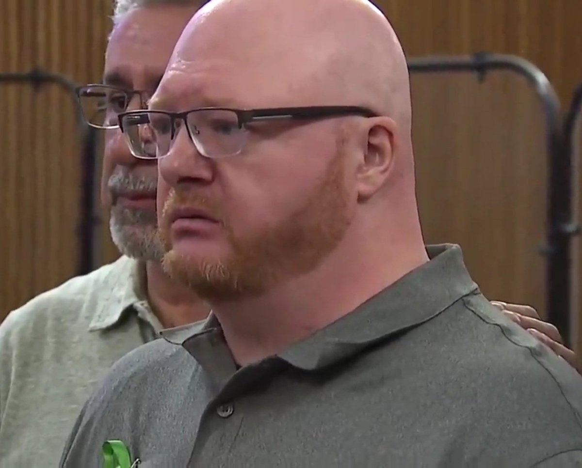 ComeAndTakeIt's tweet image. The pain of the father that lost his 3 year old son vs the joy of the demon that took his life.

We need to take our country back.