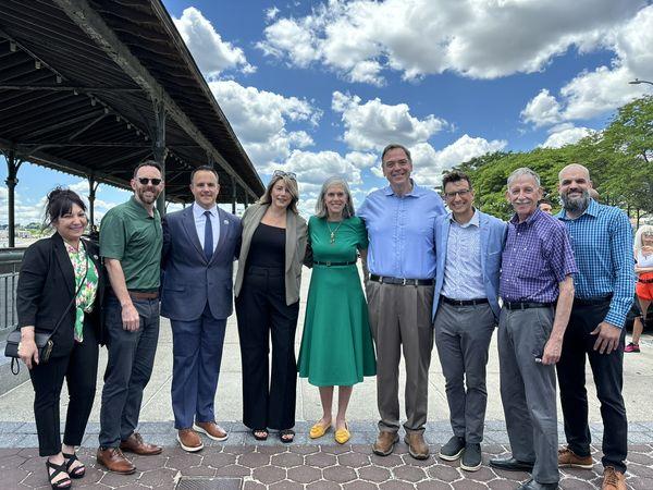 Revere311's tweet photo. Today @WhipKClark , Reps. @JessicaGiannino &amp;
Jeff Turco, elected officials, Mayor Keefe, @MassDCR @BrianArrigoDCR &amp; @savetheharbor unveiled the scorecard for water quality at @RevereBeach1896 . #Reverebeach is one of the cleanest in the region and it has been for years.
#MApoli https://t.co/e8zPhuHVlj