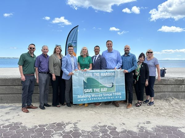 Revere311's tweet photo. Today @WhipKClark , Reps. @JessicaGiannino &amp;
Jeff Turco, elected officials, Mayor Keefe, @MassDCR @BrianArrigoDCR &amp; @savetheharbor unveiled the scorecard for water quality at @RevereBeach1896 . #Reverebeach is one of the cleanest in the region and it has been for years.
#MApoli https://t.co/e8zPhuHVlj