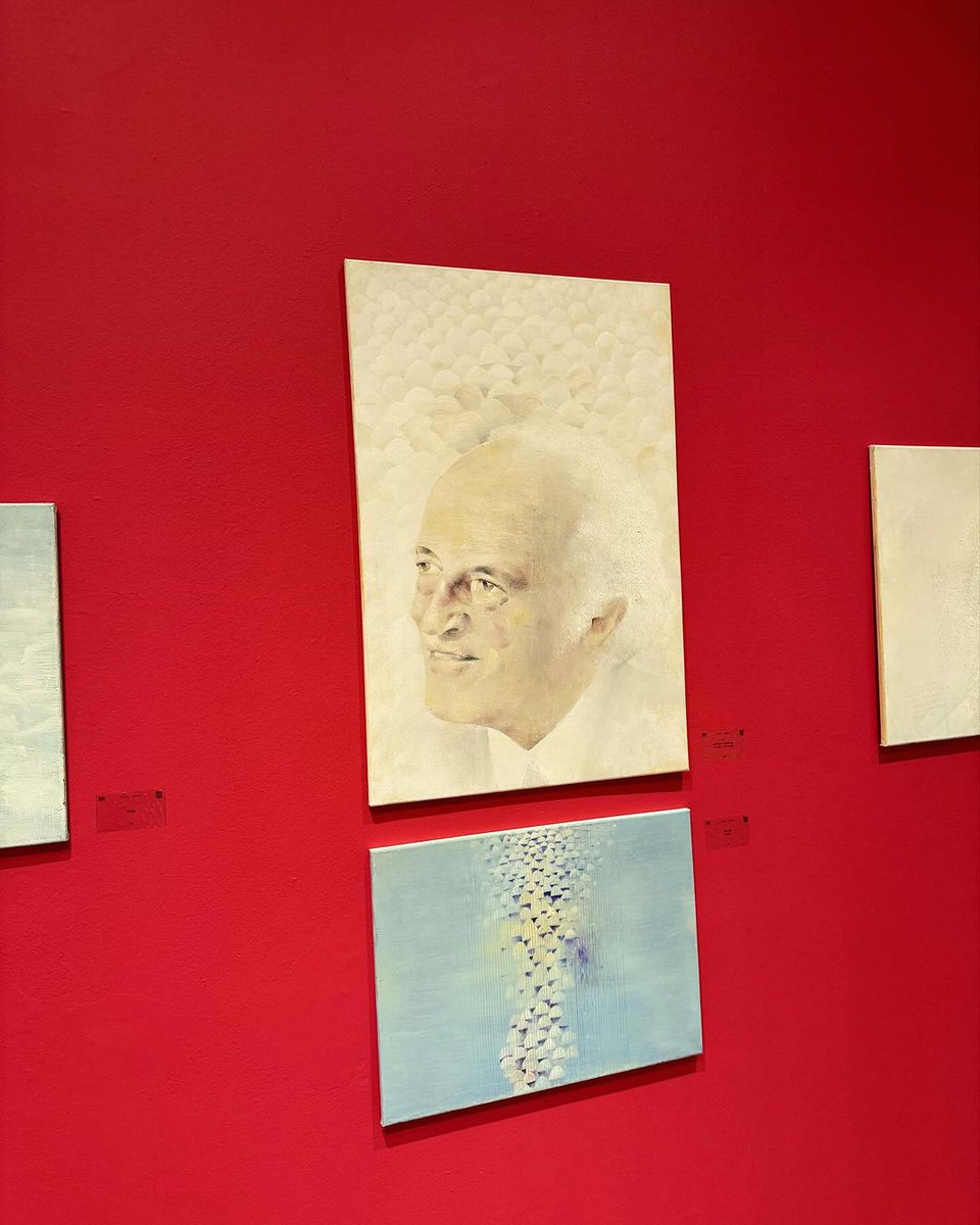 SocietyAlbanian's tweet image. Piktori Nazmi Hoxha me familjen e tij jetojnë prej vitesh në New York.
#usalbanianmediagroup #duameshumeshqiperine #albanianamerican #albaniancommunity #albaniansinusa #albania #kosova #çamëri #arbëria #jamshqiptar #shqiptar #shqiptarët #shqip