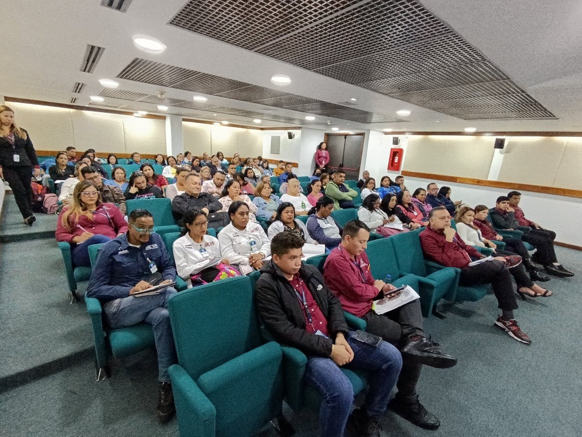 CGRVenezuela's tweet photo. La @CGRVenezuela inició una jornada de capacitación sobre la Declaración Jurada de Patrimonio y el Sistema de Registro de Órganos y Entes del Sector Público (Sisroe), dirigido a las y los funcionarios de Talento Humano de las instituciones de la Administración Pública Nacional. https://t.co/aHbm4ll5Nf