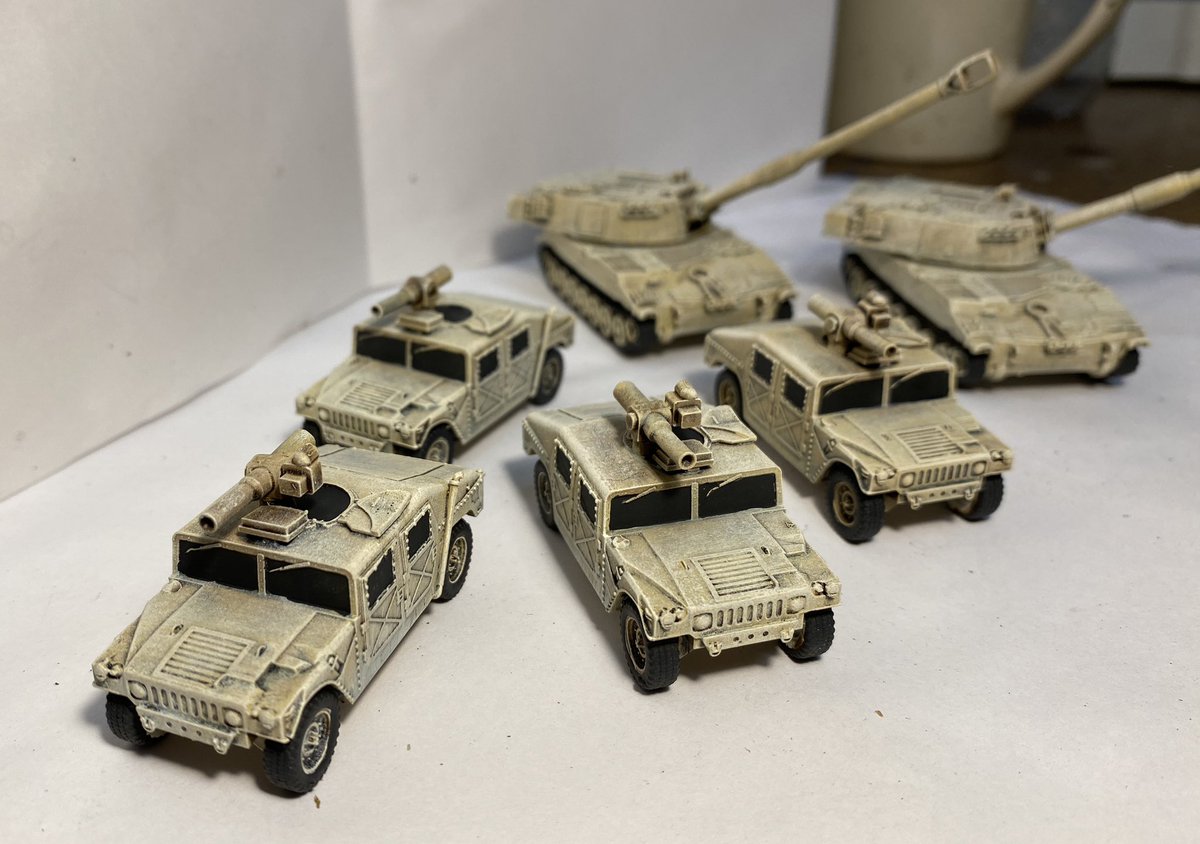 PaintsDb's tweet photo. Also got some M109’s & Humvee’s with TOWs done as well. There are three 109’s but I dropped one breaking the barrel so it’s being stuck back on!!
#tramyankee #modernwargaming #coldwarwargaming #15mmarmour https://t.co/ps1AmUw1a5