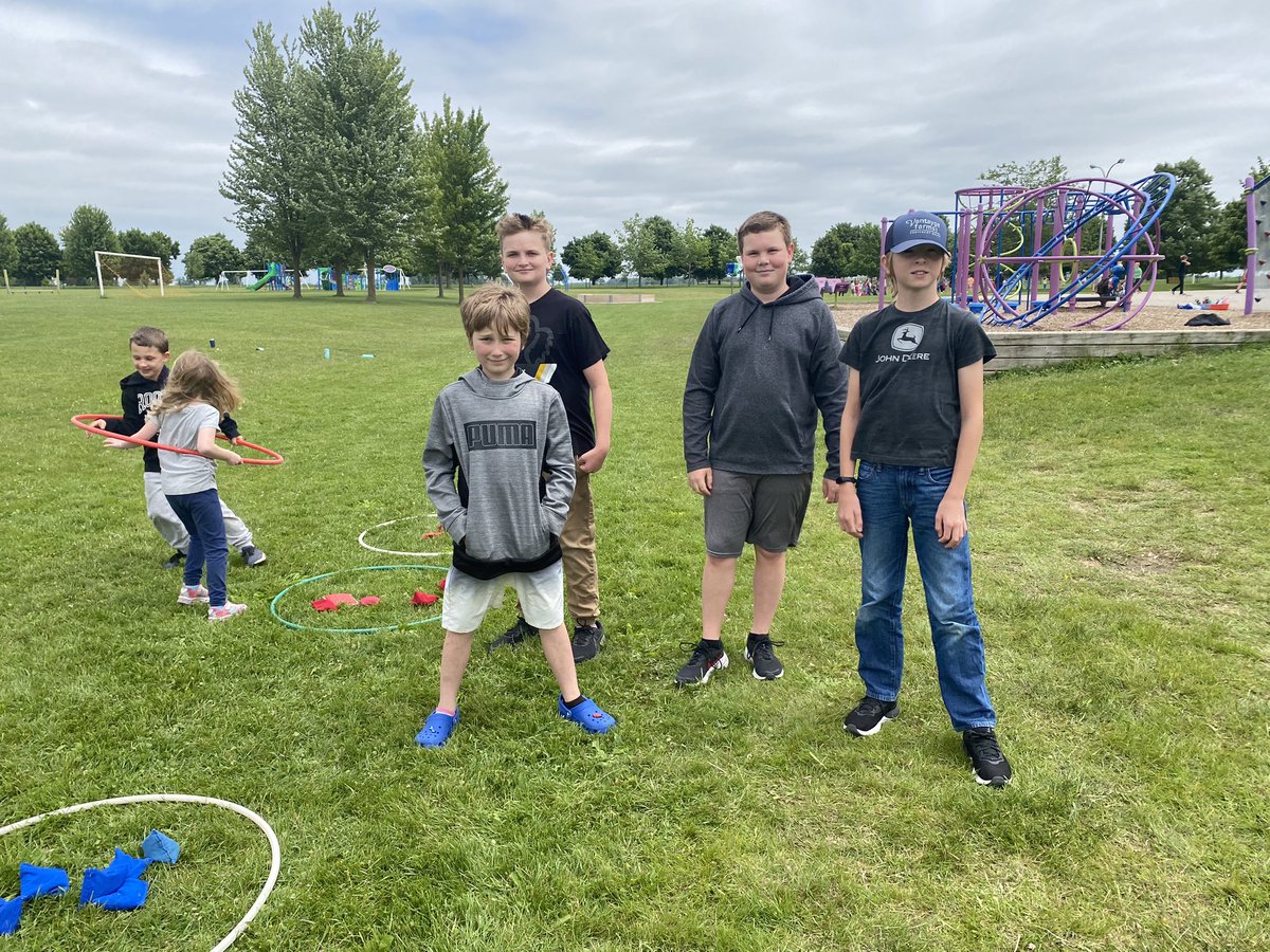 HorneUTES's tweet photo. We had a great time running the stations for our annual #JumpRopeForHeart fundraiser event. Wonderful way to get our heart pumping and being active. Great job 6B! https://t.co/DGGeoFILUS
