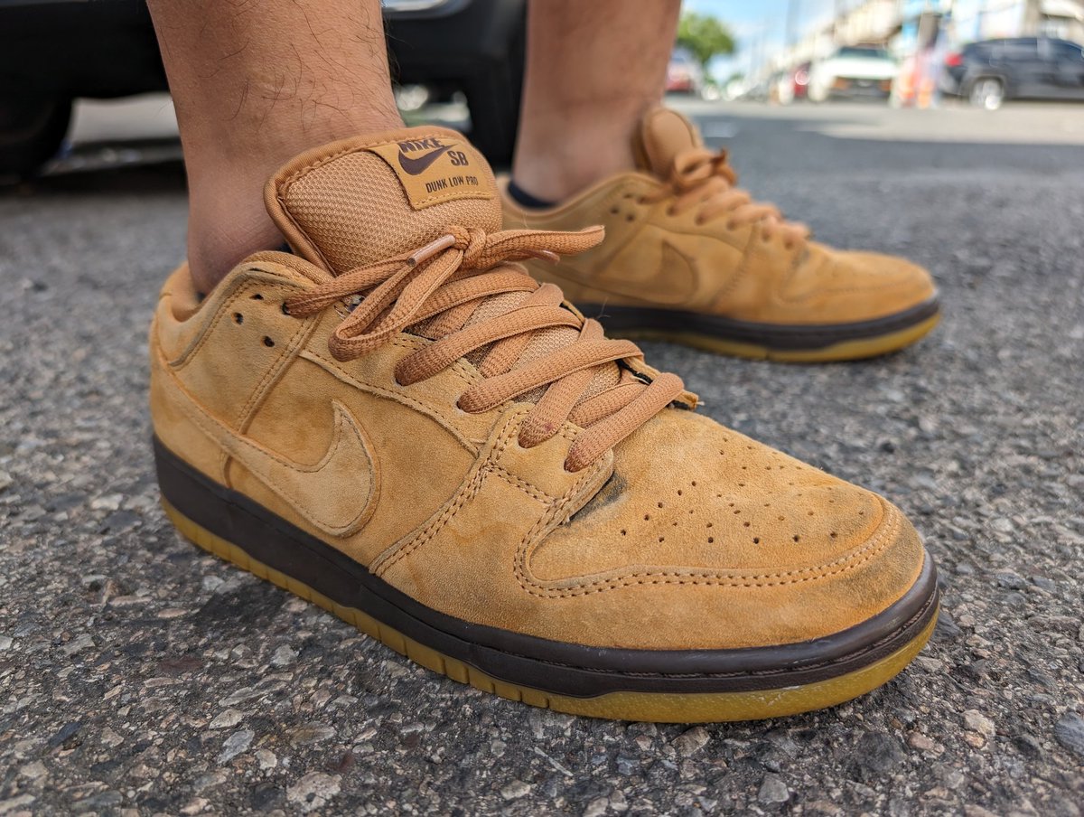 Sn3ak3r_Fr3ak3r's tweet photo. #WDYWT Wheat Mocha Lows #YourSneakersAreDope #SneakerAdmirals #NikeSB #StashedBoxes #NsbOrg #NikeSbOrNothing .. I want a DS pair now π https://t.co/L2MjhJ90TN
