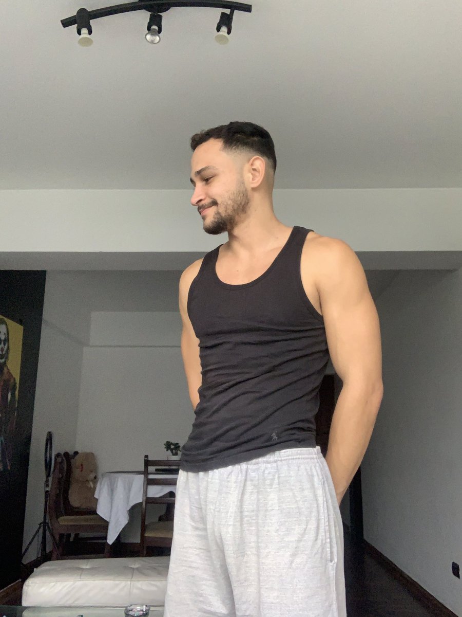Ali_campos15's tweet photo. today I played home alone
#home #alone #bured https://t.co/f5QtdRHiSw
