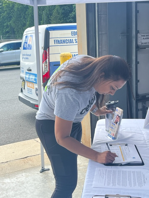 UWMOC's tweet photo. We teamed up with @DeloitteUS for #DeloitteImpactDay 2024. Our incredible team of 35+ volunteers created 1,200 Basic Need Hygiene Bags, each filled with 15 essential items, to support families in need. Proud to give back to our community! 💙 https://t.co/LuQIYIi3uo
