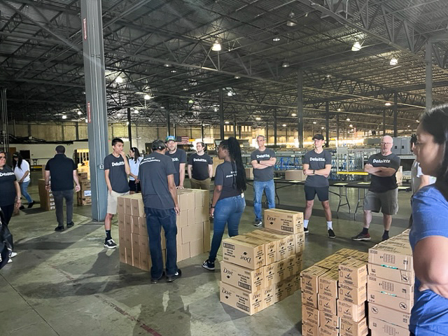 UWMOC's tweet photo. We teamed up with @DeloitteUS for #DeloitteImpactDay 2024. Our incredible team of 35+ volunteers created 1,200 Basic Need Hygiene Bags, each filled with 15 essential items, to support families in need. Proud to give back to our community! 💙 https://t.co/LuQIYIi3uo