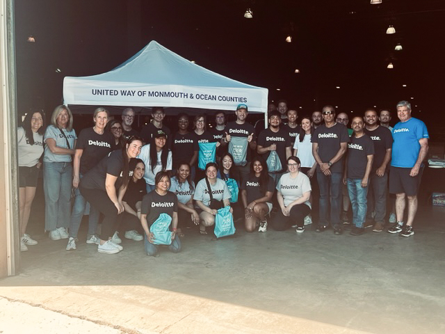 UWMOC's tweet photo. We teamed up with @DeloitteUS for #DeloitteImpactDay 2024. Our incredible team of 35+ volunteers created 1,200 Basic Need Hygiene Bags, each filled with 15 essential items, to support families in need. Proud to give back to our community! 💙 https://t.co/LuQIYIi3uo