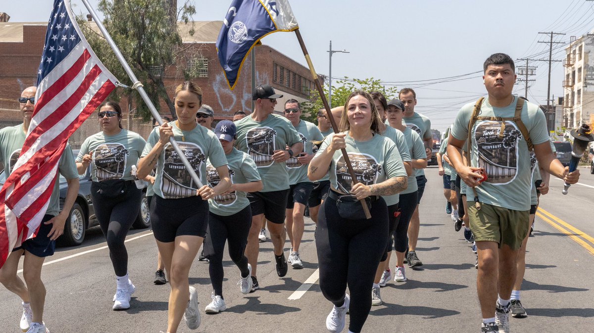NewtonLAPD's tweet image. LAPD Newt Div proudly participated in this years torch run organized by @LETRforSO to help fundraising for the @SOSoCal. 

#lapd #torchrun #newtonsivision