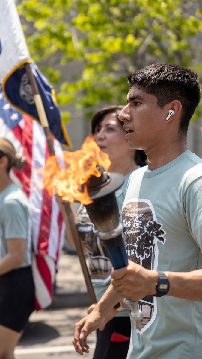 NewtonLAPD's tweet image. LAPD Newt Div proudly participated in this years torch run organized by @LETRforSO to help fundraising for the @SOSoCal. 

#lapd #torchrun #newtonsivision
