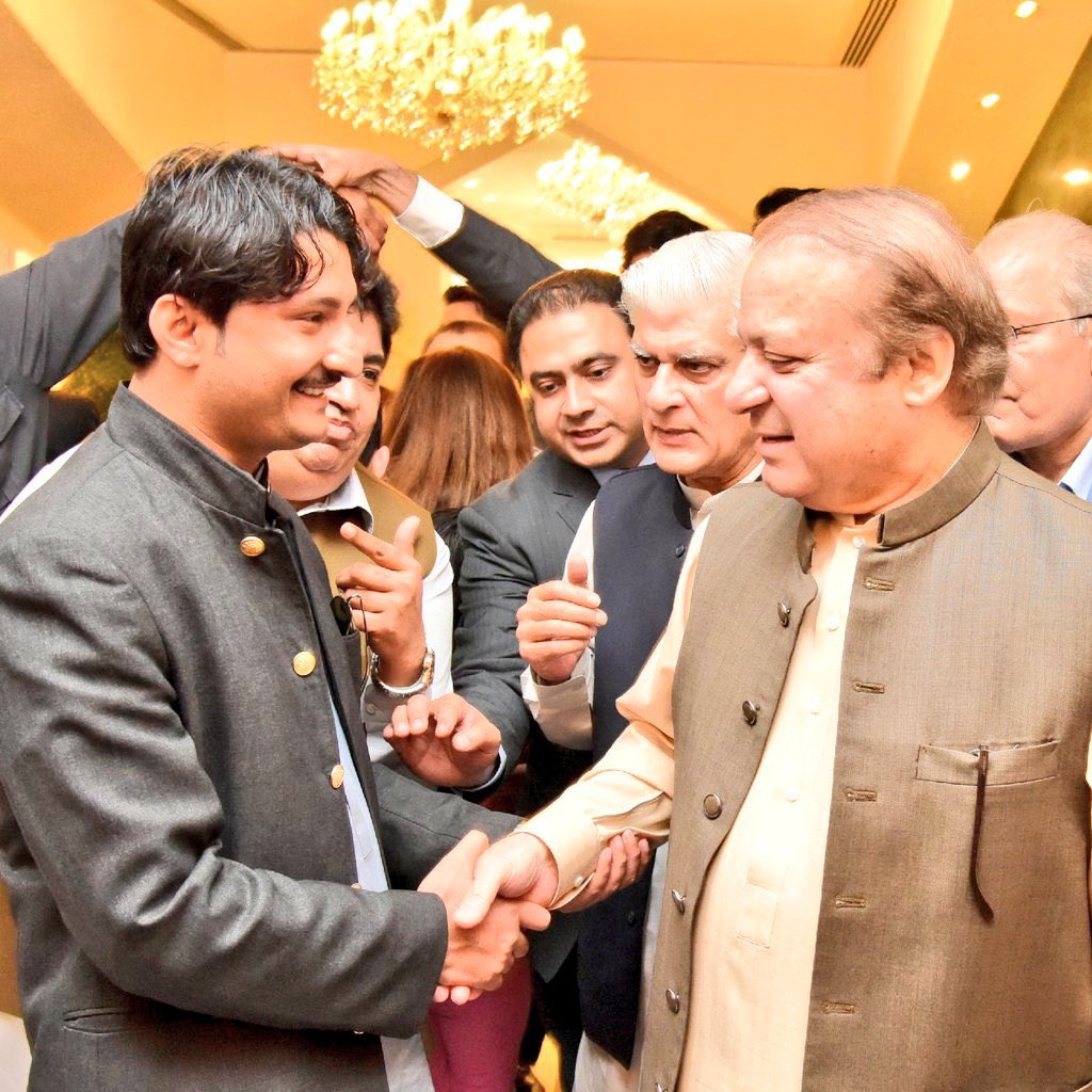 نا ہم نےشاخِ گُل چھوڑی نا ہم نے قافلہ بدلا
 نا ہم  منزل  سے باز  آئے نا  ہم نے رہنما بدلا

<a href="/vishalpalyani87/">VISHAL PALYANI🇵🇰🇵🇸</a> Wafa Ka Salar