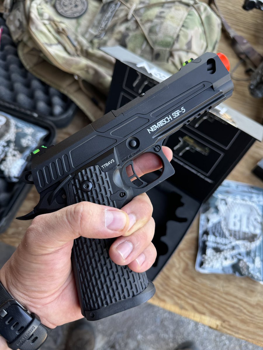 tactishopmx's tweet photo. Vean nada más que chulada. La mejor secundaria que hemos visto y usado. Este domingo nos tocó estrenarla en el juego (jubilamos la SSP2) para probar la tope de gama de Novritsch. SSP5 de 4.5”. 

Perfecta. https://t.co/jYHssmkHxD