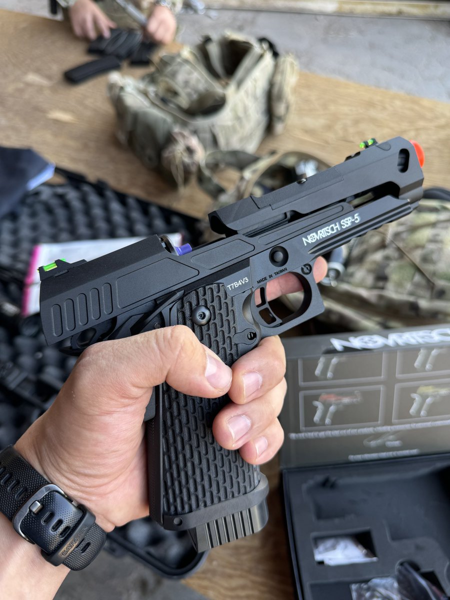 tactishopmx's tweet photo. Vean nada más que chulada. La mejor secundaria que hemos visto y usado. Este domingo nos tocó estrenarla en el juego (jubilamos la SSP2) para probar la tope de gama de Novritsch. SSP5 de 4.5”. 

Perfecta. https://t.co/jYHssmkHxD