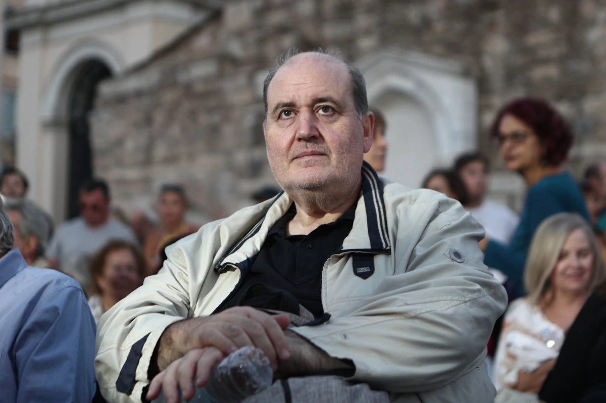 ItL2UCPiFVMSdsg's tweet photo. Aυτοι ηταν η βιτρινα του Συριζα, τωρα καταλαβαινουμε γιατι εχασε τις εκλογες το 19 και πατωσε το 23, ολοι μαζι 2,4 τους εφαγε μονη της η Λατινοπουλου!!#δωστε_τις_εδρες https://t.co/OsPqFetE3B