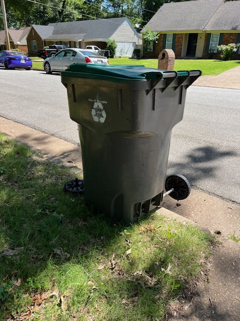 libitinatrina's tweet photo. @CityOfMemphis no one can tell me this hasn't been fixed yet, and why my first 311 ticket to report the damage was closed. This is how my cart was left over a week ago by your crew, and remains broken. https://t.co/MoYMT4uUav