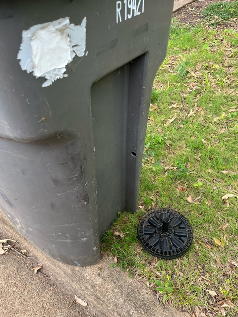 libitinatrina's tweet photo. @CityOfMemphis no one can tell me this hasn't been fixed yet, and why my first 311 ticket to report the damage was closed. This is how my cart was left over a week ago by your crew, and remains broken. https://t.co/MoYMT4uUav