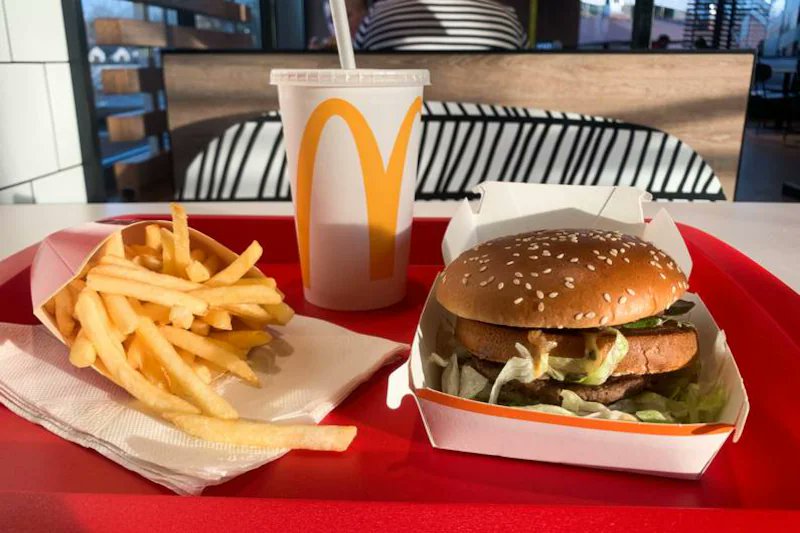 ginrito1985's tweet photo. I'm joining my @Memeland fam to celebrate 6/9 the #MemeDay at @McDonalds!

I’m Lovin’ MEME! ❤️‍🔥

{Don’t forget your photo!} https://t.co/oCZ32a1KrU