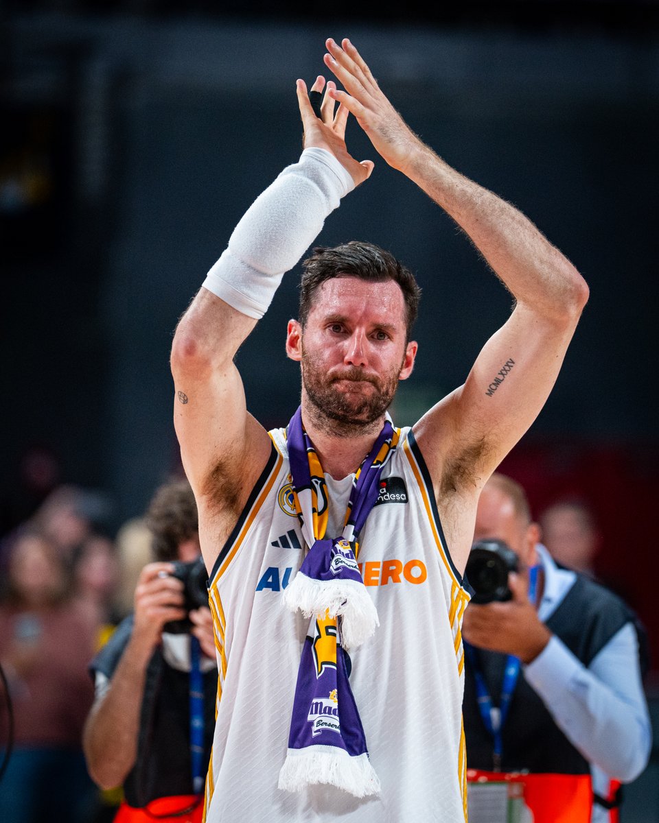 ACBCOM's tweet photo. RODOLFO FERNÁNDEZ FARRÉS 

#PlayoffLigaEndesa | @rudy5fernandez https://t.co/4S1XR24dqz