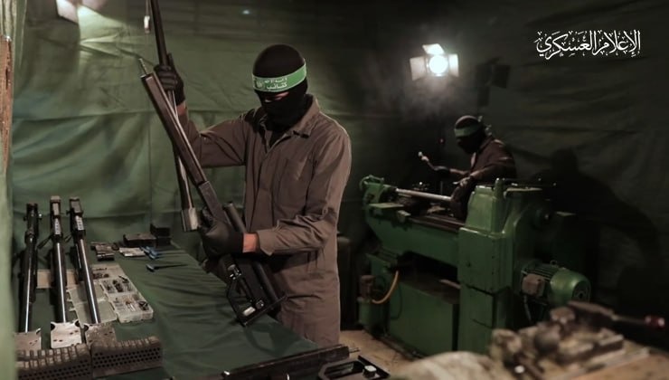 Asırlarca hilafetin payitahtı olmuş bu topraklardan,

Ümmetin namusu Mescid-i Aksâ'nın muhafızları Kassam yiğitlerini öldürecek petrolün taşınmasına rıza göstermiyoruz!
#vanalarıkapattürkiye