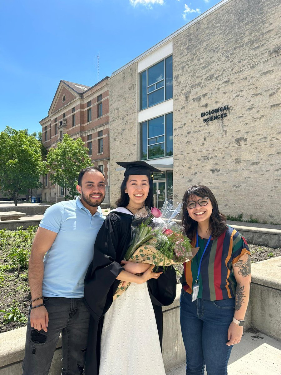 LBES_UofM's tweet photo. CONGRATULATIONS to all our 2024 graduates. Yaser Arteshi Kojabad received an MSc degree. Jadon Khouv, Katherine Bazin, Annie Jiang, Justin Liba, and Melak Youssief (former honours and summer research students) completed their BSc degrees. 🎉🥳👏 https://t.co/3ts5GszDWG