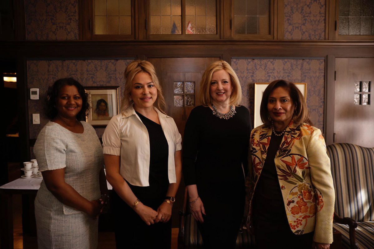 ABSchoolBoards's tweet photo. This award is the result of a collaboration between ASBA and the Lieutenant Governor’s office. We are grateful for Her Honour’s continued support in recognizing and uplifting our youth. @LtGovAB #abed #ASBAEmpoweringSuccess https://t.co/tIYxexp0j7