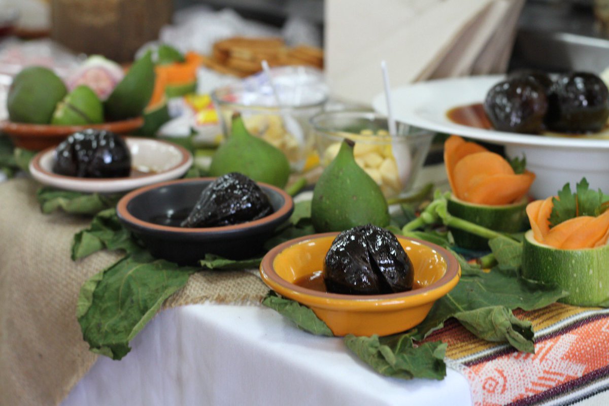 QuitoComercio's tweet photo. 🍧#QuitoComercio | En coordinación con @EPMQuitoTurismo se realizó la selección de un representante por parte de los Mercados Municipales Turísticos de Quito, para que asista a la National Geographic Traveller Food Festival que se realizará el 20 y 21 de julio en Londres. https://t.co/uldm9f0kI9