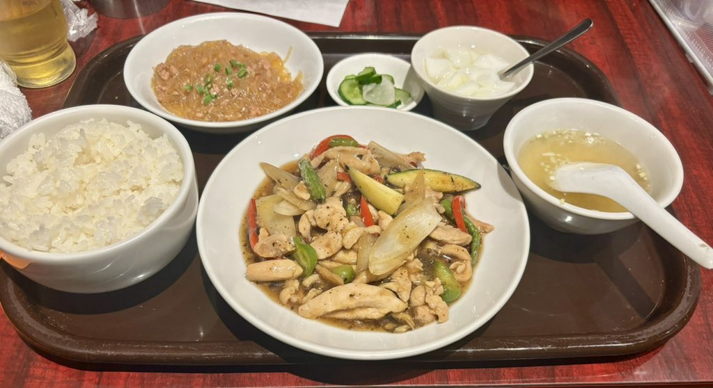inki_tanoshimi's tweet photo. チャイナハウス 龍口酒家本店にてランチ。安定した美味しさ、幡ヶ谷の住人は幸せだね。
オーナーシェフが書籍出版してるの知りませんでした。「皇帝食 - 不老不死を求めて 古くて新しい“生命の料理”哲学: 人はなぜ長生きを望むのか?」
スローガン社の書籍、攻めたラインナップ
https://t.co/mzugqtL1mT https://t.co/CHl3UmBneb